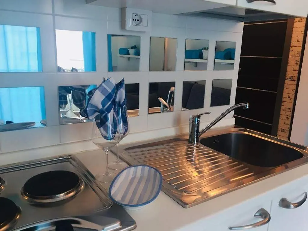 Welcome Traveller Blue Room Garda  Apartment Garda (Verona)